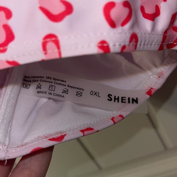 SHEIN Pink Plus Leopard Ruffle Bikini Top! Size 0X! NWOT - Picture 4 of 4